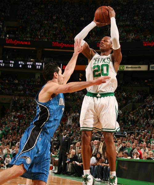 阿迪再次荣 阿迪再次荣