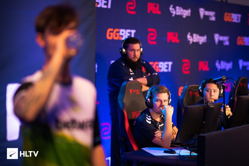 第一次是在 第一次是在